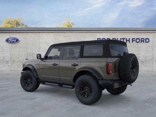 Gray 2026 Ford Bronco Badlands