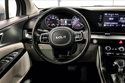 2022 Kia Carnival LXS