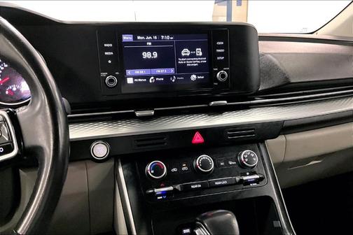 2022 Kia Carnival LXS