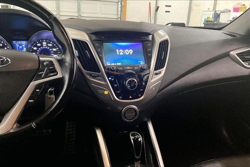 2015 Hyundai Veloster RE:FLEX w/Black