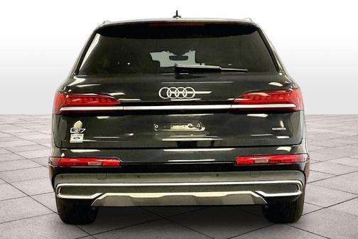 2021 Audi Q7 45 Premium Plus