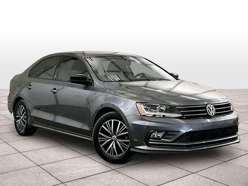 Platinum Gray Metallic 2018 Volkswagen Jetta 1.4T Wolfsburg Edition