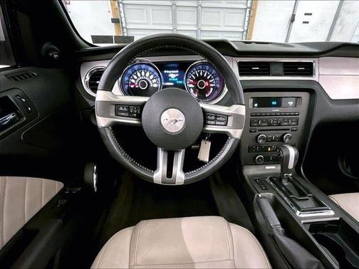 Oxford White 2014 Ford Mustang V6 Premium