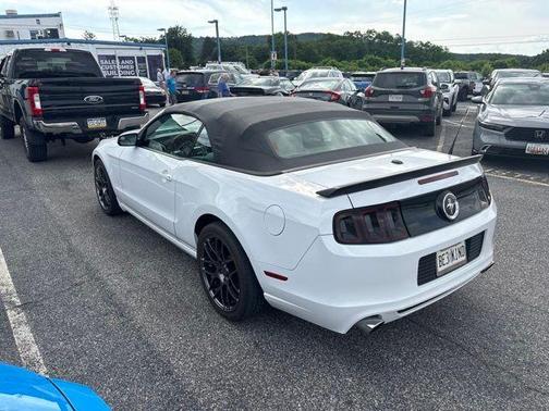 Oxford White 2014 Ford Mustang V6 Premium