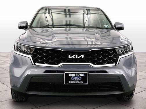Everlasting Silver 2023 Kia Sorento LX