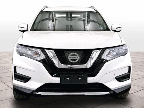 Glacier White 2017 Nissan Rogue SV