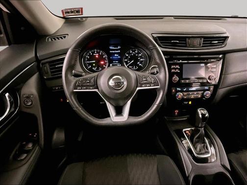Glacier White 2017 Nissan Rogue SV