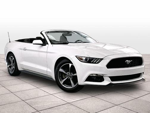 Oxford White 2015 Ford Mustang V6