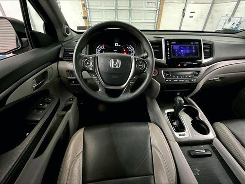 Modern Steel Metallic 2018 Honda Pilot EX