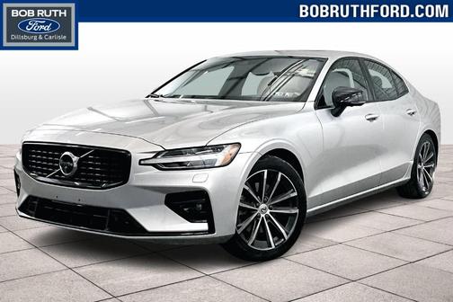 2022 Volvo S60 B5 Momentum