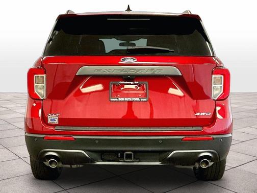 Rapid Red Metallic Tinted Clearcoat 2023 Ford Explorer XLT