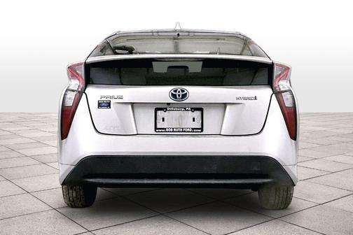 2016 Toyota Prius Three