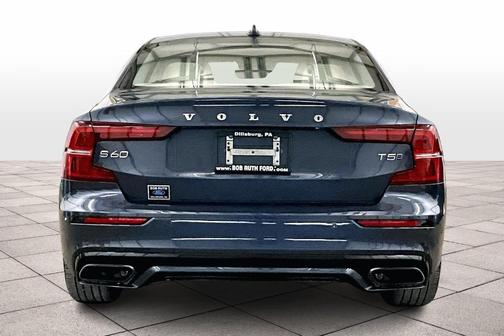 2021 Volvo S60 MOMENTUM