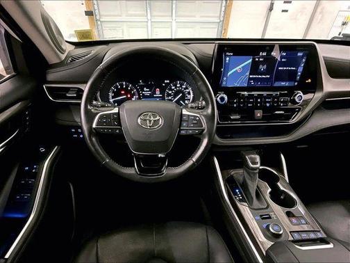 Blizzard Pearl 2021 Toyota Highlander Limited