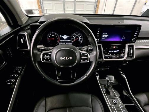 Glacial White Pearl 2023 Kia Sorento S