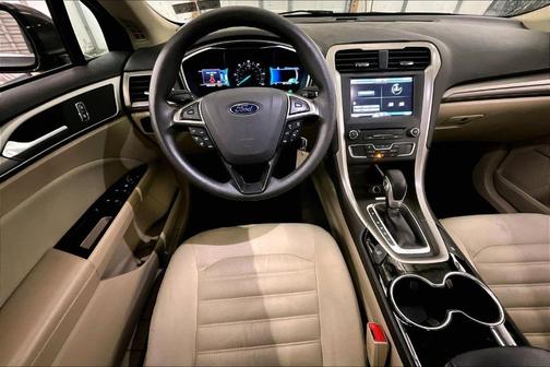 2016 Ford Fusion Hybrid SE