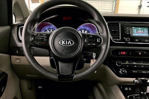 2016 Kia Sedona LX