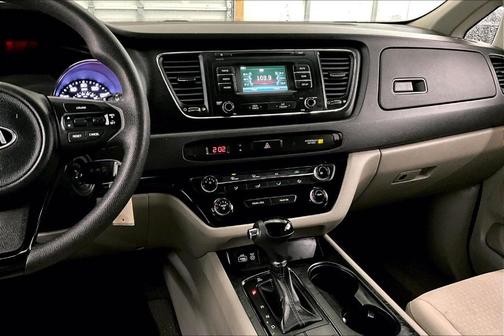 2016 Kia Sedona LX