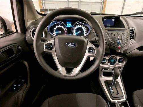 Oxford White 2019 Ford Fiesta SE