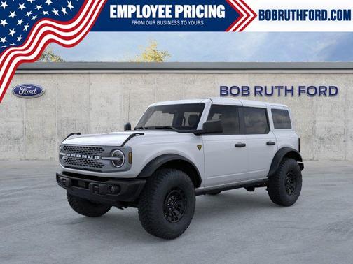 Oxford White 2026 Ford Bronco Badlands