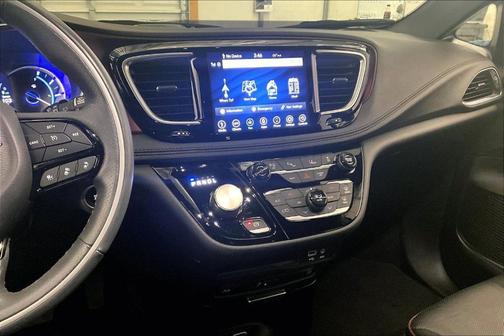 2020 Chrysler Pacifica Hybrid Limited
