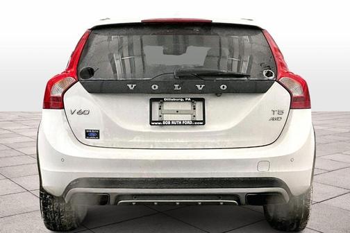 2016 Volvo V60 Cross Country T5