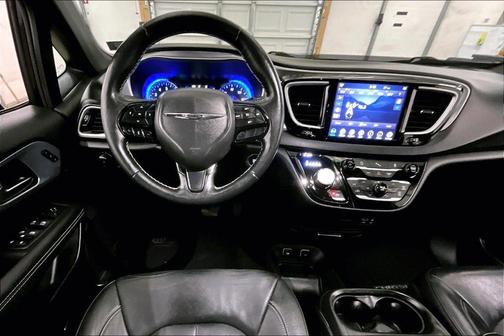 2020 Chrysler Pacifica Touring-L