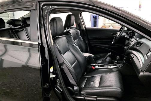 2013 Acura ILX 2.0L w/Premium Package