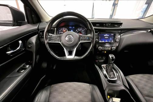 2022 Nissan Rogue Sport SV