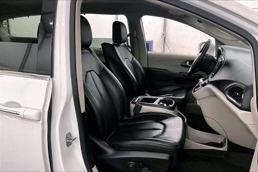 2018 Chrysler Pacifica Touring-L Plus