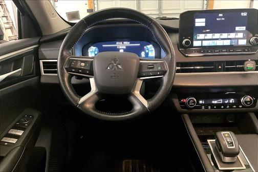 2022 Mitsubishi Outlander SE