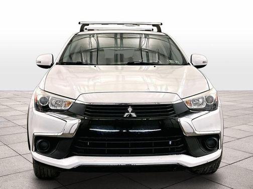 White 2017 Mitsubishi Outlander Sport 2.0 LE