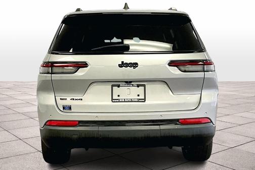2022 Jeep Grand Cherokee L Laredo