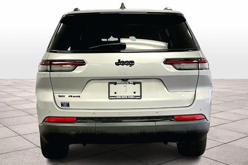 2022 Jeep Grand Cherokee L Laredo