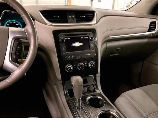 Mosaic Black Metallic 2017 Chevrolet Traverse 1LT