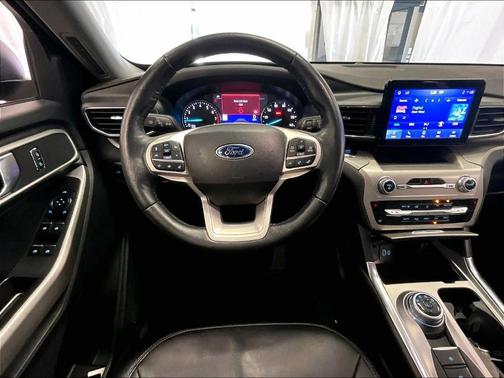 Carbonized Gray 2022 Ford Explorer XLT