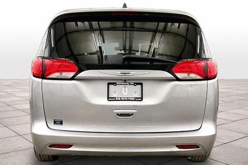 2020 Chrysler Voyager L