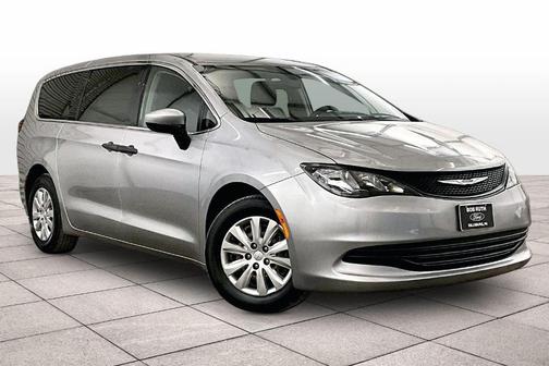 2020 Chrysler Voyager L