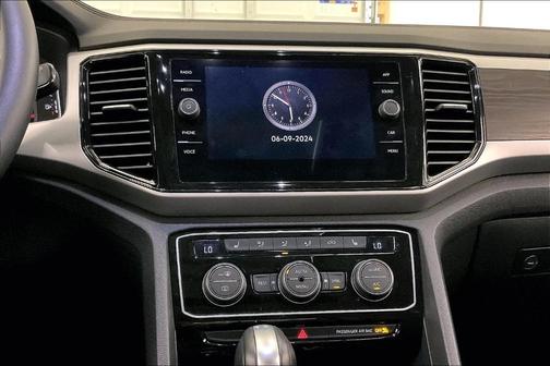 2023 Volkswagen Atlas 3.6L SE w/Technology