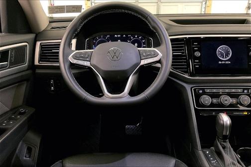 2023 Volkswagen Atlas 3.6L SE w/Technology