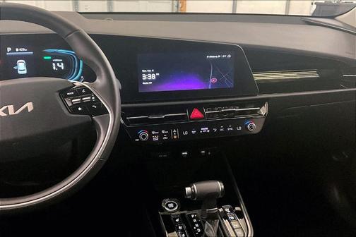 2023 Kia Niro SX