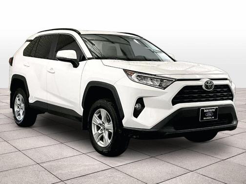 Super White 2020 Toyota RAV4 XLE