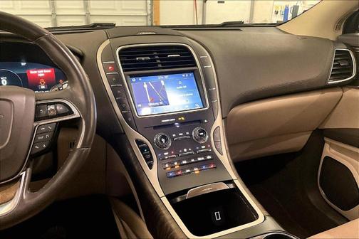 2020 Lincoln Nautilus Reserve