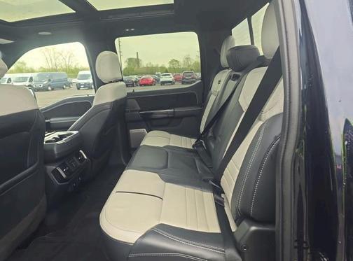 2022 Ford F-150 Lightning Platinum