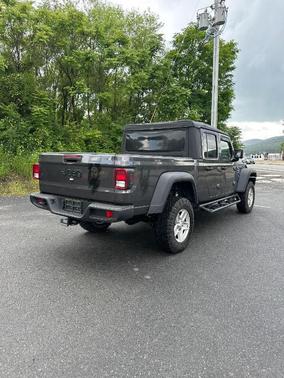 2020 Jeep Gladiator Sport