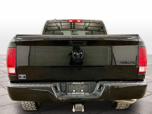 Brilliant Black Crystal Pearlcoat 2018 RAM 1500 Express