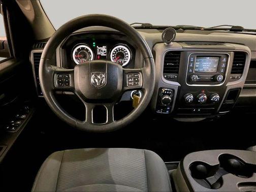 Brilliant Black Crystal Pearlcoat 2018 RAM 1500 Express