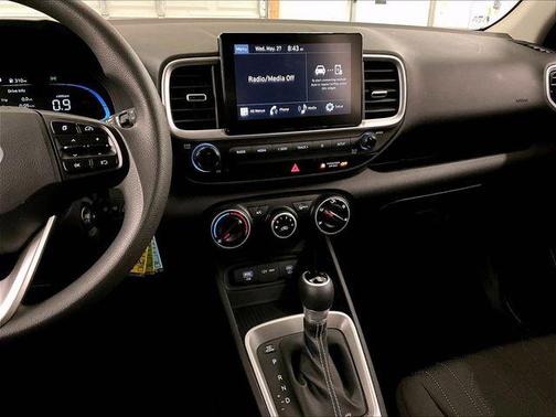 Black Noir Pearl 2023 Hyundai VENUE SE