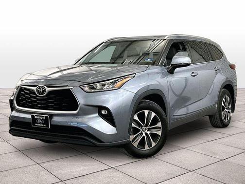 Moon Dust 2020 Toyota Highlander XLE
