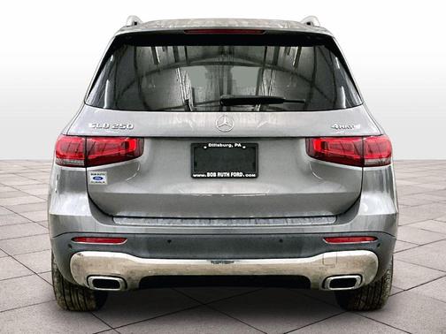 Metallic 2022 Mercedes-Benz GLB 250 Base 4MATIC